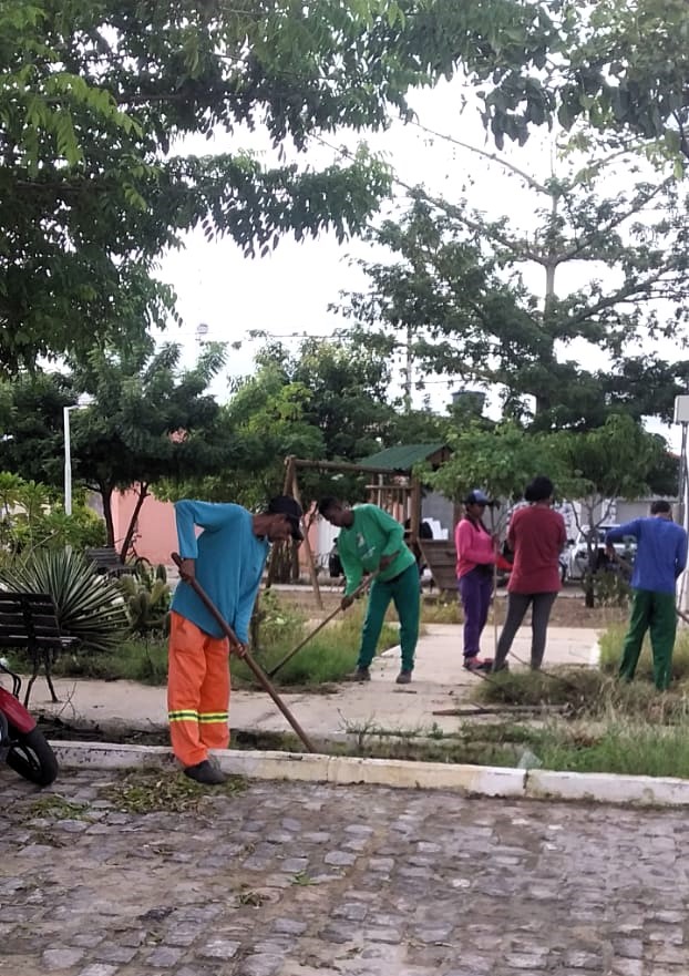 Prefeitura reforça mutirão de limpeza nos bairros Piranga e Castelo Branco 