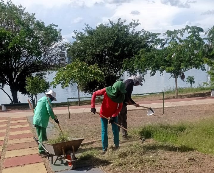 Prefeitura de Juazeiro realiza mutirão de limpeza no Parque Fluvial