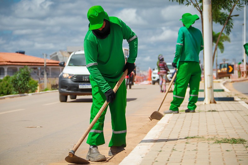 Prefeitura de Juazeiro intensifica ações de limpeza em diversos pontos da cidade