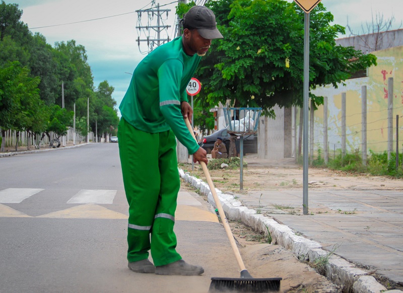 Prefeitura segue com mutirões de limpeza e transforma a paisagem urbana de Juazeiro