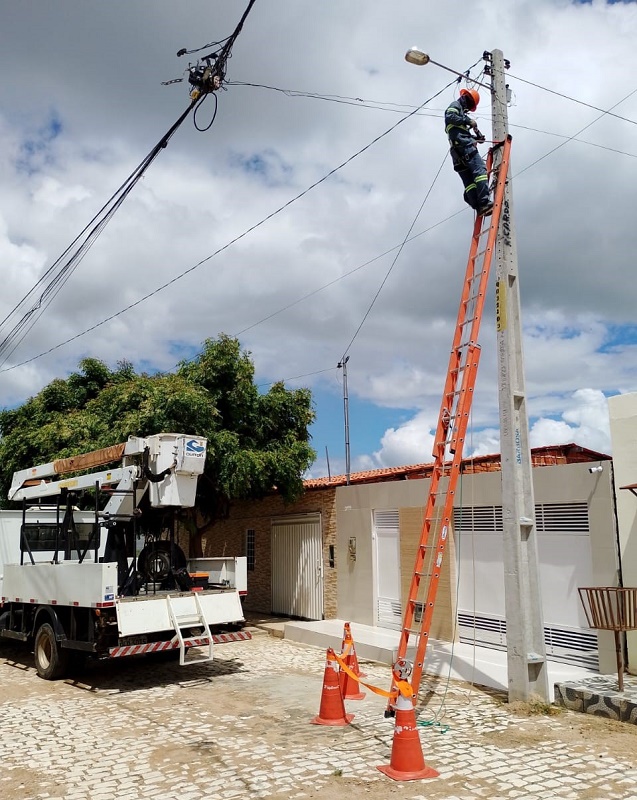 Prefeitura de Juazeiro reforça Disk Luz e equipes realizam iluminação em mais de 600 pontos na última semana