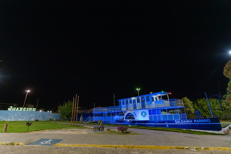 Paço Municipal e Vaporzinho recebem iluminação especial em alusão à conscientização do Autismo