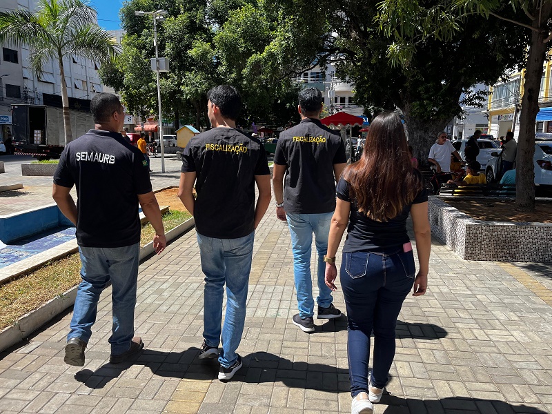 Para garantir mobilidade dos pedestres, Prefeitura de Juazeiro intensifica fiscalização de ordenamento urbano
