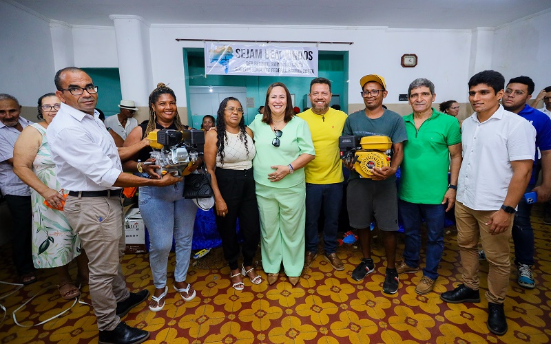 Gestão Suzana Ramos celebra a entrega de 50 motores de rabeta para fortalecer a pesca artesanal em Juazeiro