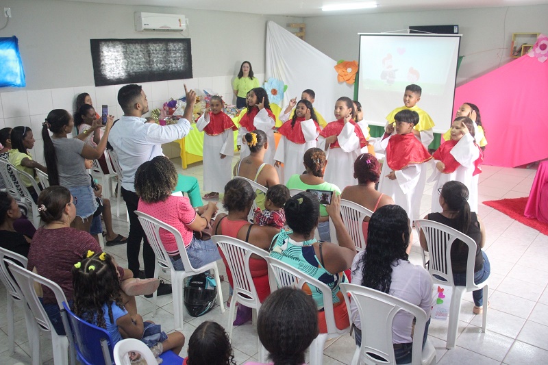Escola municipal de Juazeiro promove Festa da Família em homenagens ao Dia das Mães e conquista aprovação do público