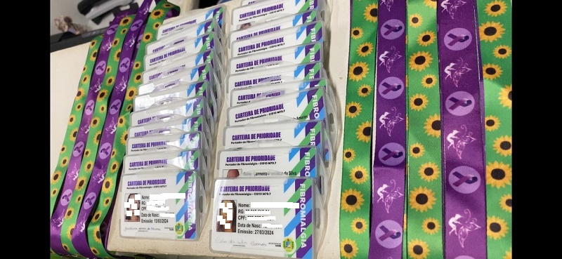 Prefeitura de Juazeiro inicia entrega das carteiras para pacientes com Fibromialgia