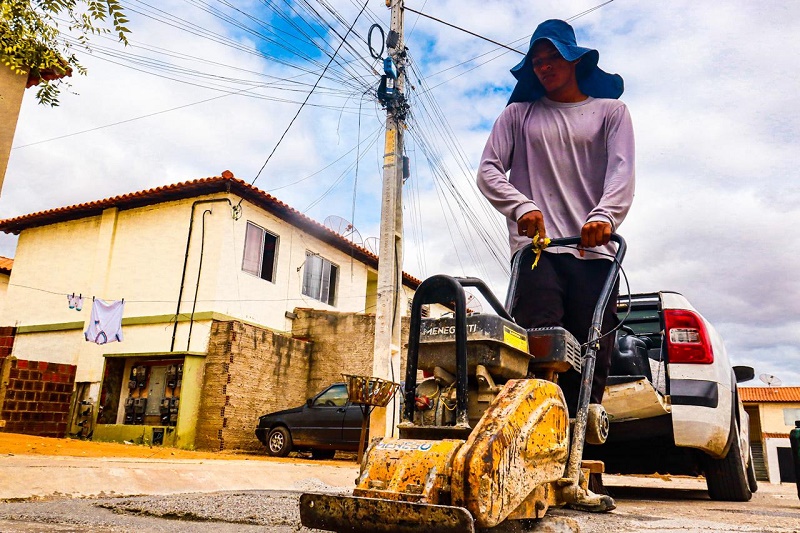SAAE Juazeiro percorre bairros e intensifica serviços preventivos e corretivos na rede de água e esgoto