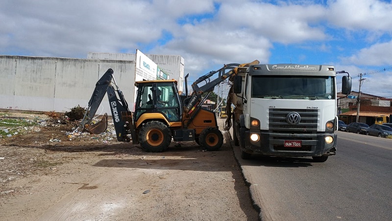Prefeitura de Juazeiro segue com mutirões de limpeza em diversos bairros da cidade