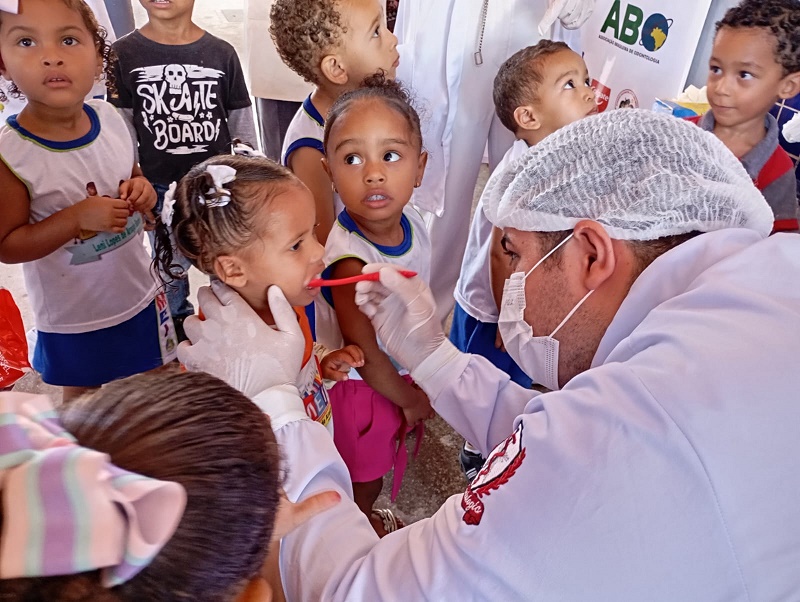 14ª Semana do Bebê leva saúde bucal e orientações sobre os cuidados na primeira infância para escola e usuários do CRAS