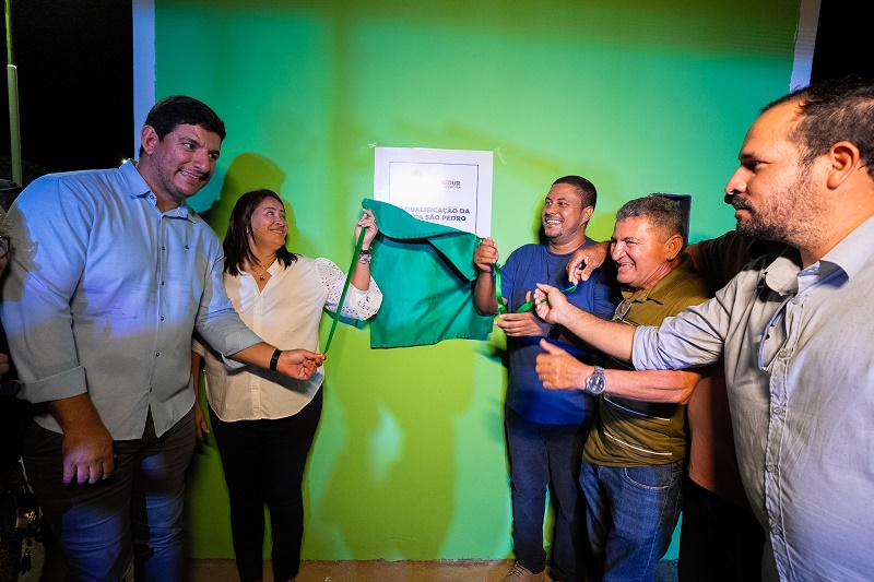 Prefeita Suzana Ramos estreia ‘Raízes da Gente’ e entrega praça e ruas pavimentadas em Pinhões