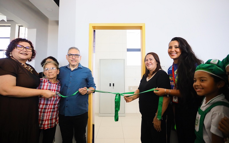 Prefeitura de Juazeiro entrega 3º Laboratório de Ciências da rede municipal de ensino