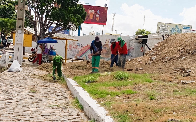 Prefeitura de Juazeiro realiza mutirões de limpeza em diversos bairros