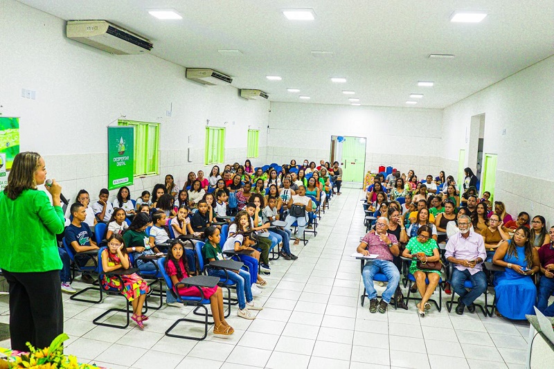 Prefeitura de Juazeiro realiza encontro da Educação Ambiental e entrega material pedagógico dos programas Despertar e PEA