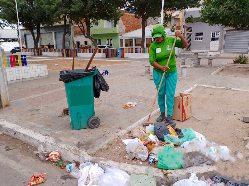 Prefeitura de Juazeiro intensifica ações de limpeza pela cidade e pede colaboração dos moradores