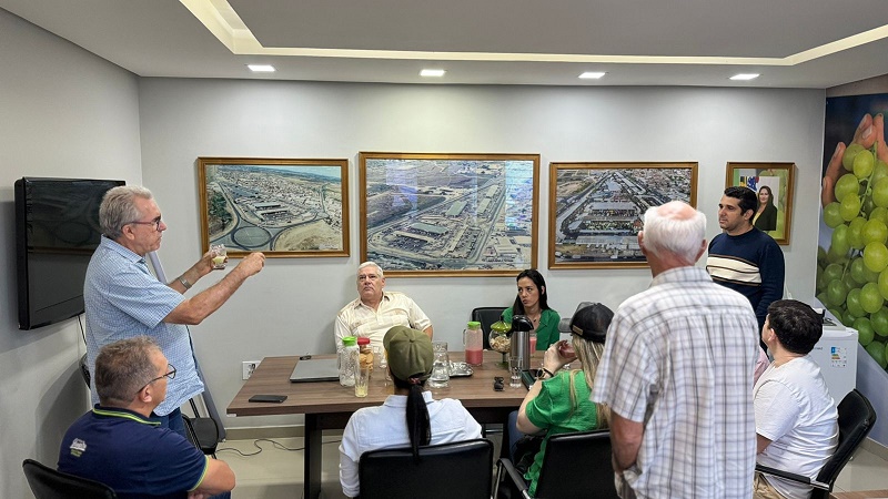 Mercado do Produtor de Juazeiro recebe visita técnica de representantes do governo do Paraguai