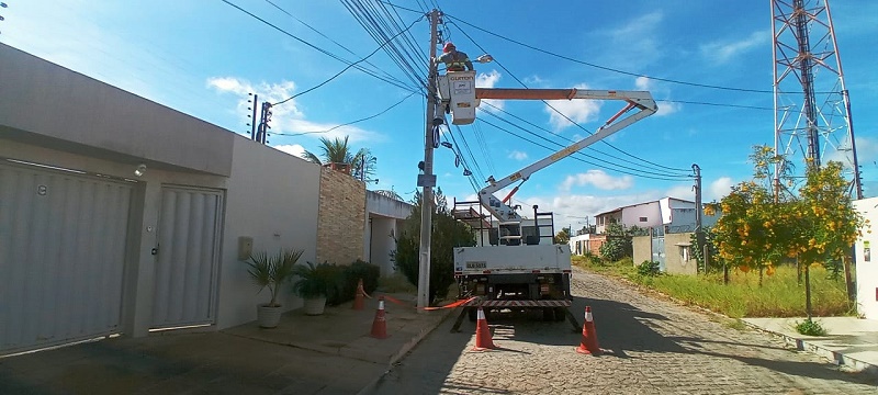 Prefeitura de Juazeiro intensifica serviços de iluminação pública com equipes do Disk Luz