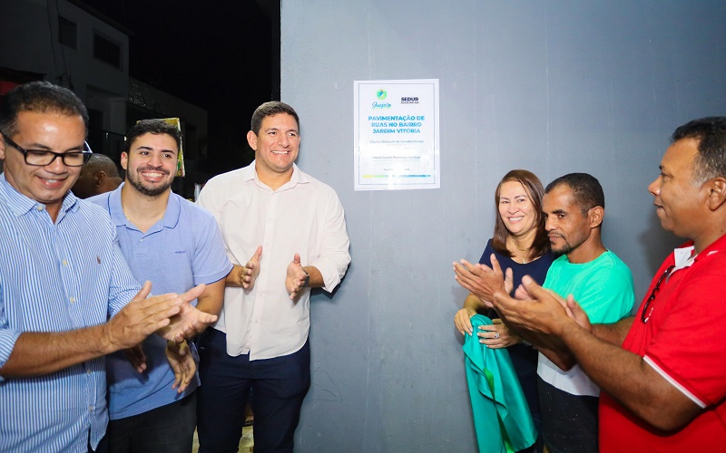 Prefeitura de Juazeiro entrega mais de cinco ruas pavimentadas no bairro Jardim Vitória; Outros bairros estão sendo pavimentados