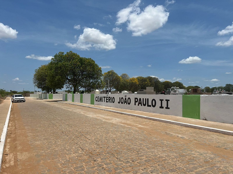 Prefeitura de Juazeiro conclui preparativos nos cemitérios para o Dia de Finados