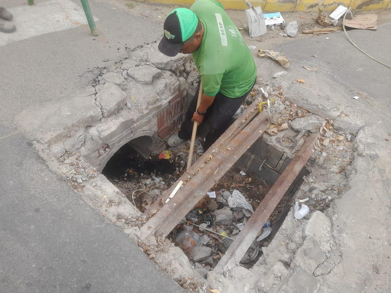 Prefeitura de Juazeiro intensifica limpeza de galerias pluviais para preparar a cidade para o período chuvoso