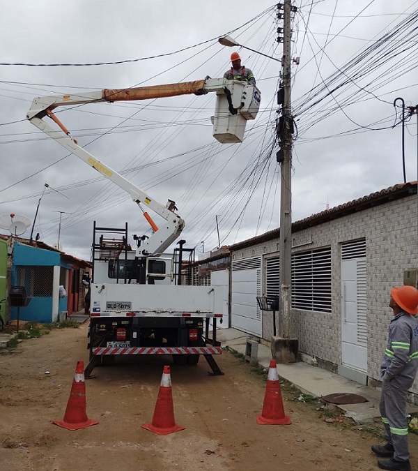 Prefeitura de Juazeiro intensifica manutenção da iluminação pública em bairros e comunidades rurais