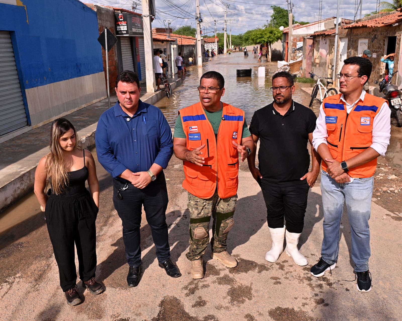 Prefeitura de Juazeiro monta uma força-tarefa para atender às famílias atingidas pelas chuvas