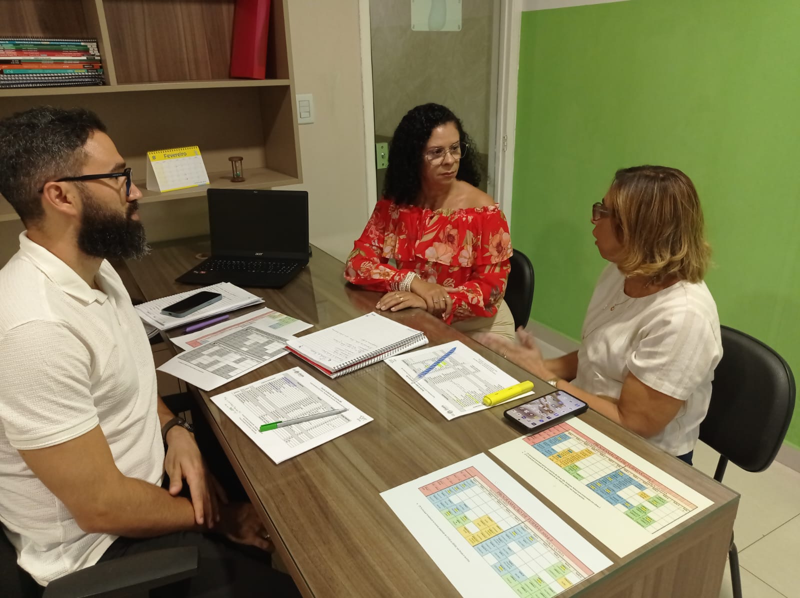 Equipe da Secretaria de Educação de Juazeiro visita Escola de Idiomas e discute programação para o início das aulas