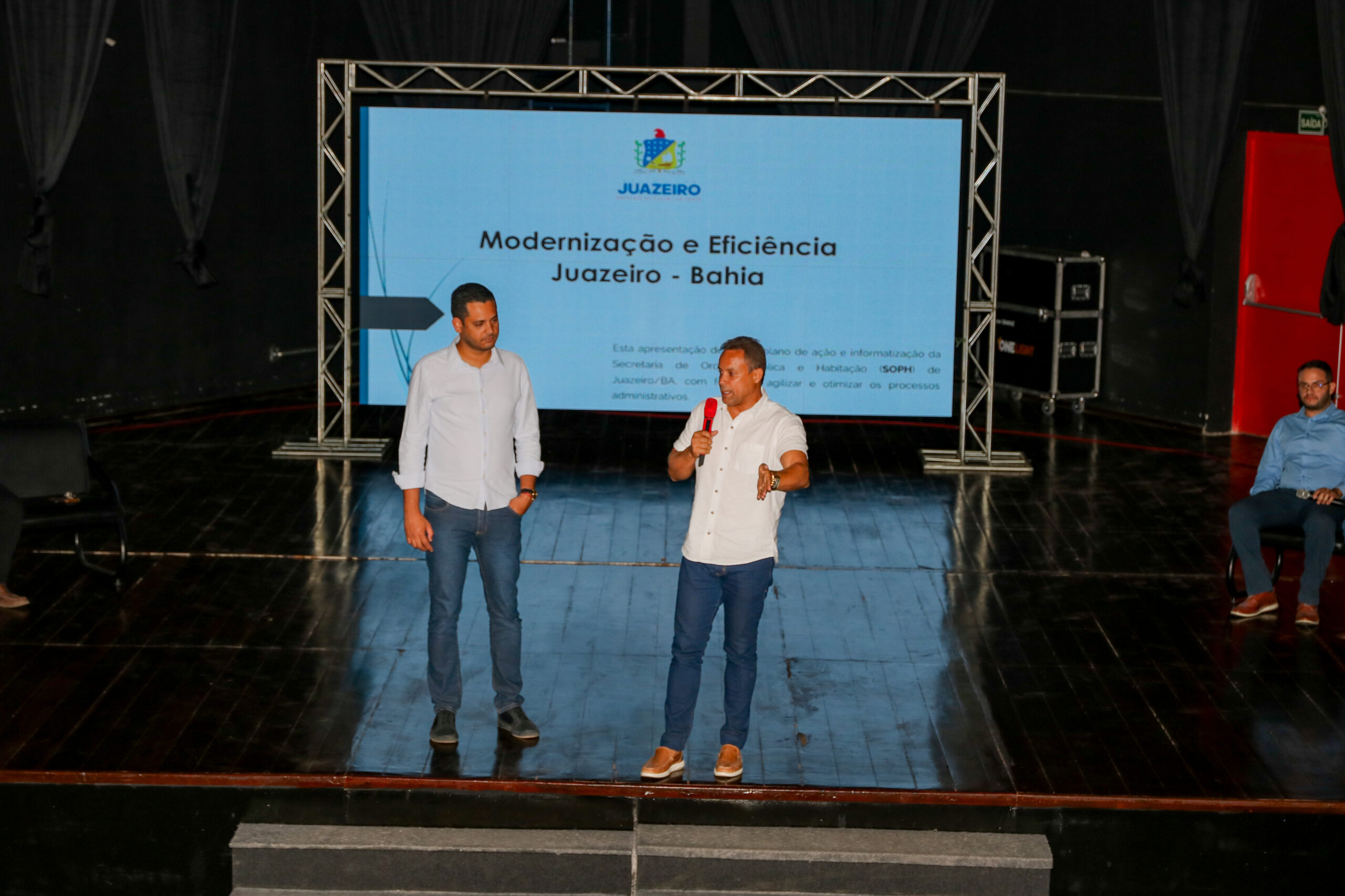 Prefeitura apresenta melhorias e debate avanços na construção civil em Juazeiro