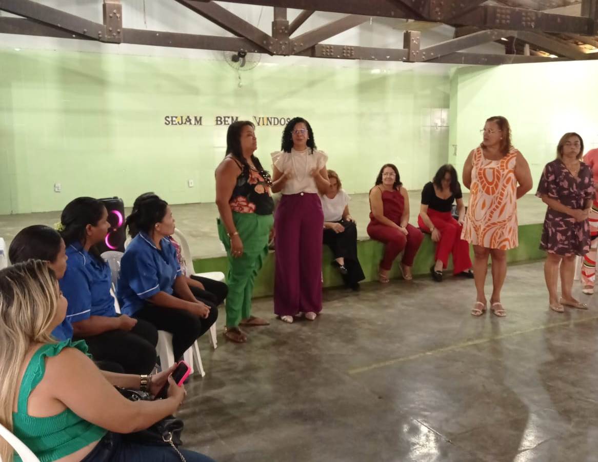 Representantes da Secretaria de Educação de Juazeiro se reúnem com equipe da Escola Promenor
