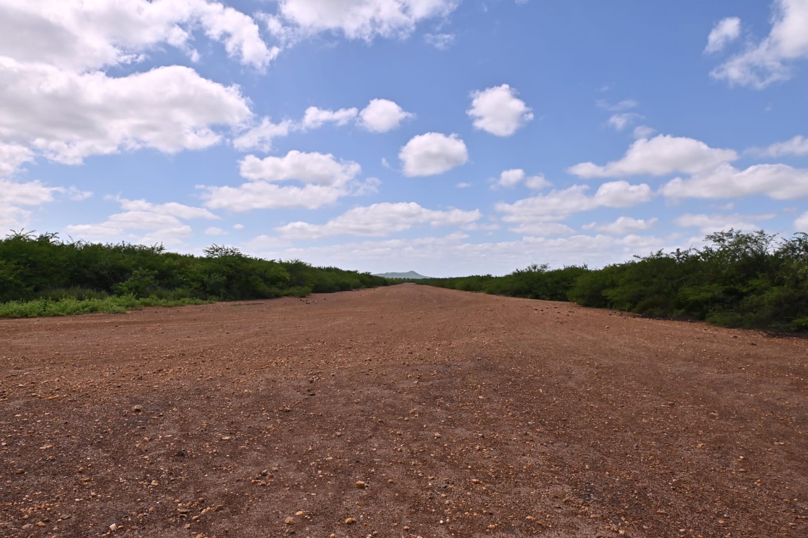 Prefeitura de Juazeiro e Governo do Estado iniciam estudos para recuperação do aeródromo no Distrito de Itamotinga