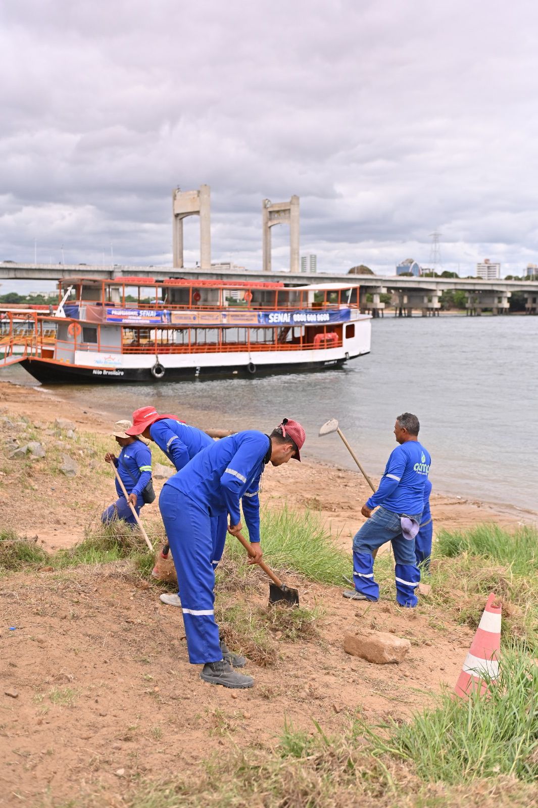 Prefeitura começa construção de rampa de acesso às barquinhas da travessia Juazeiro-Petrolina