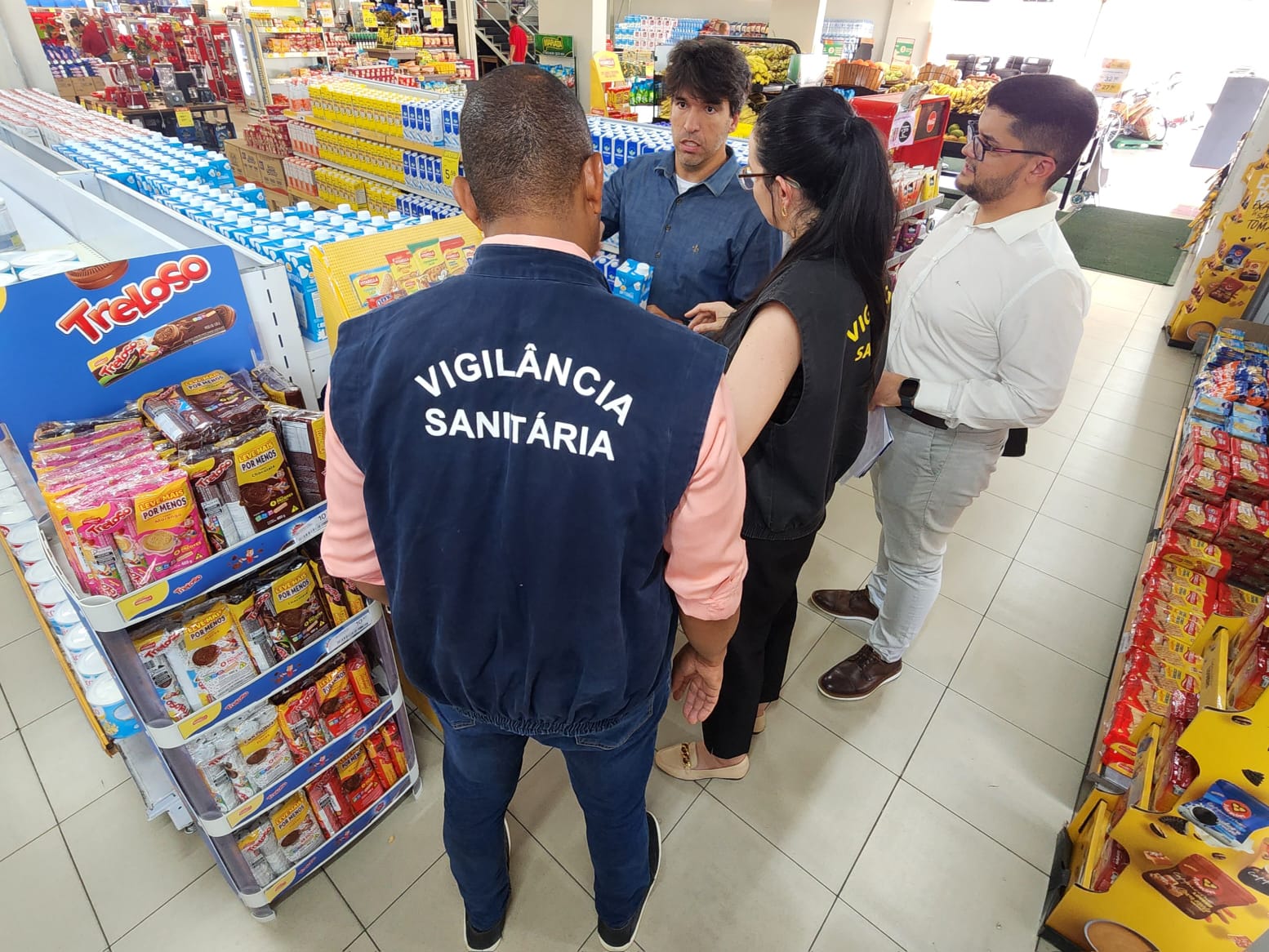 Procon Juazeiro e Vigilância Sanitária fiscalizam supermercados da cidade