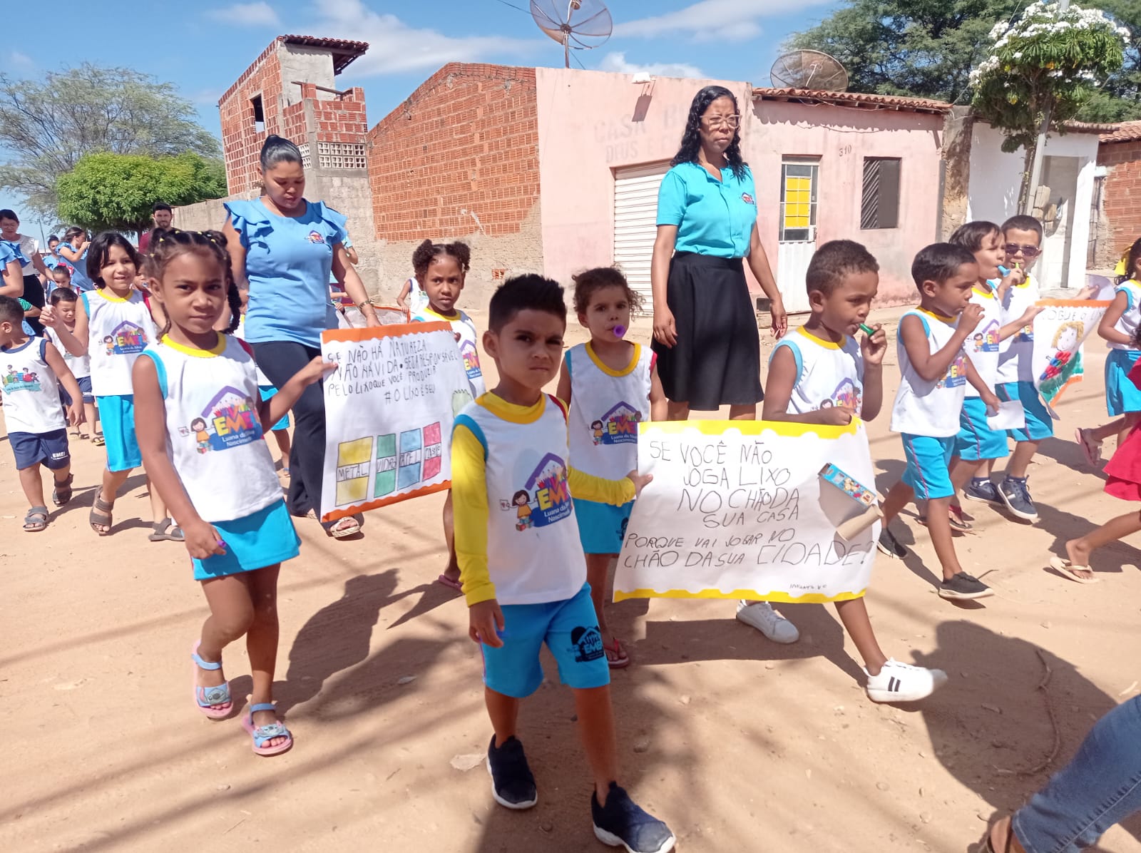 Juazeiro Limpa: Estudantes mobilizam a comunidade para fazer de Juazeiro uma cidade mais limpa