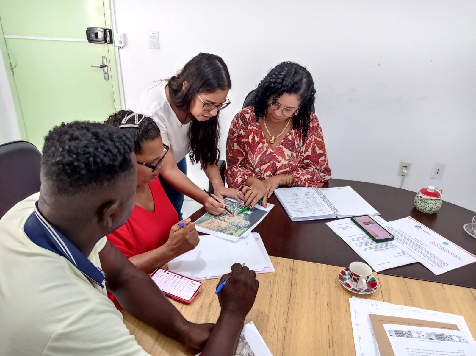 Construção de novas creches é pauta de reunião com lideranças comunitárias