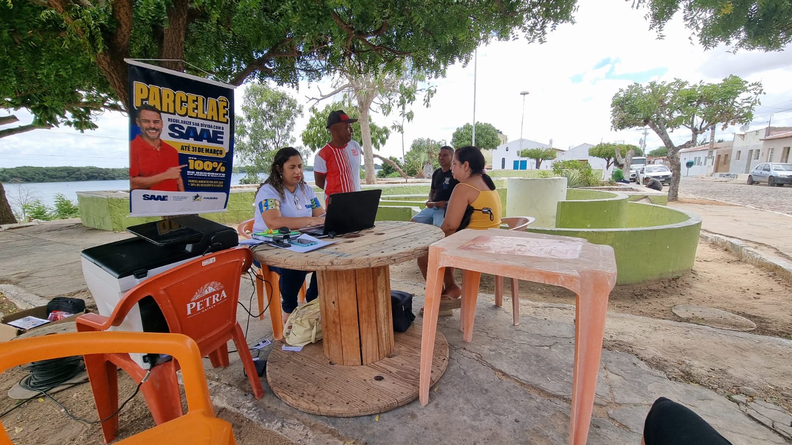 Parcelaê: comunidades do interior recebem visita das equipes do SAAE para negociar débitos