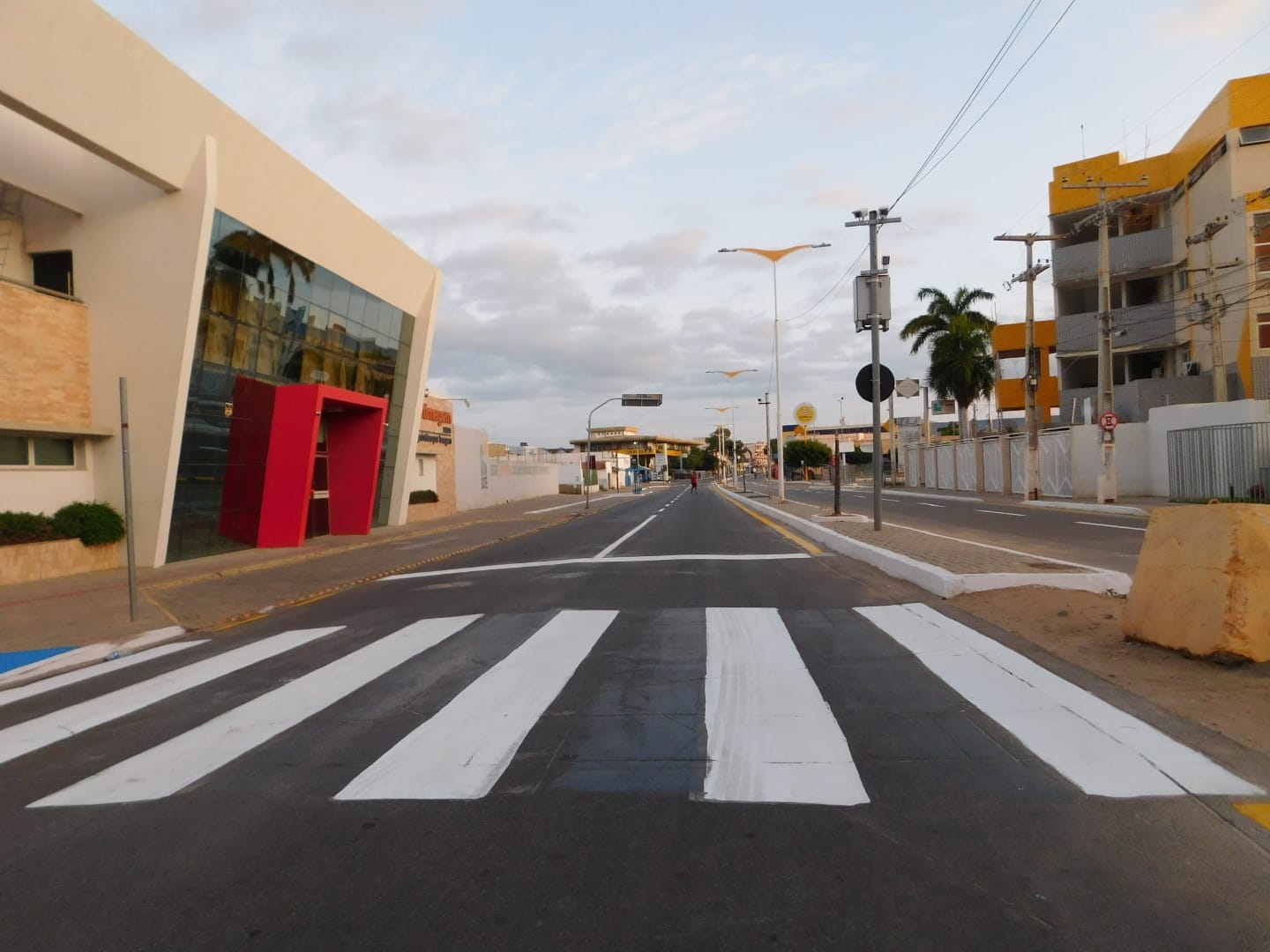 Juazeiro Limpa: AMTT revitaliza sinalização da Avenida Adolfo Viana