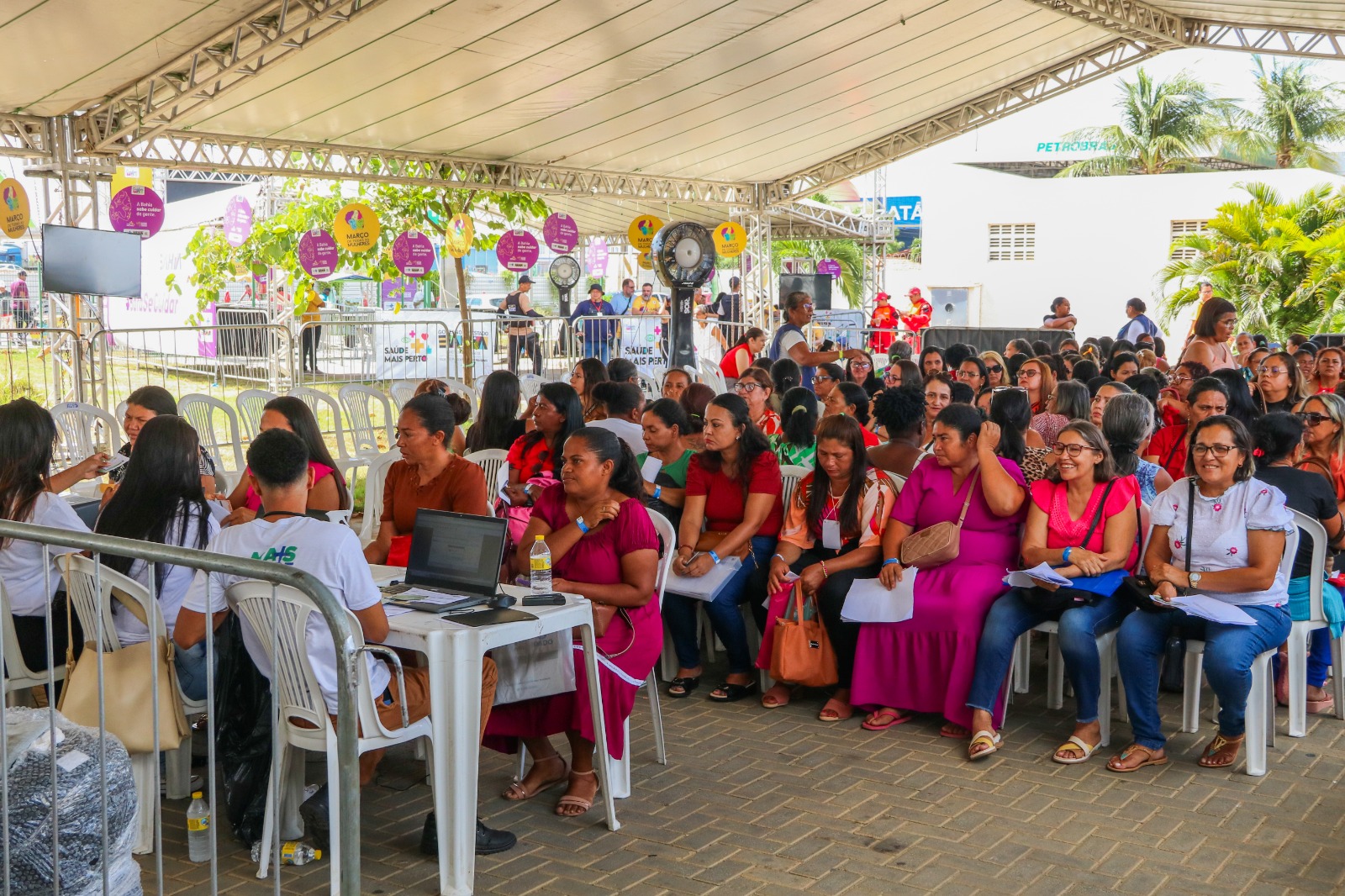 Mulheres de Juazeiro e região recebem atendimento gratuito na Feira de Saúde