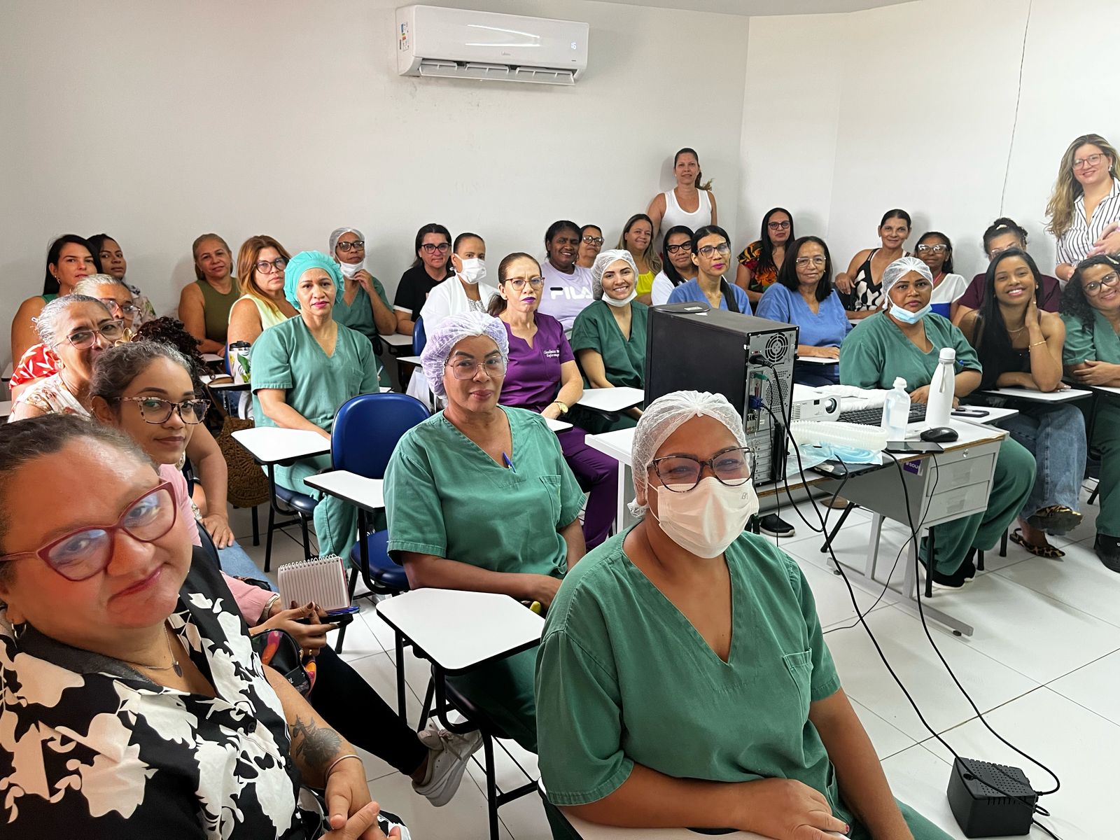 Sexta-feira de aprendizado: profissionais de saúde participam de capacitação sobre atendimento neonatal