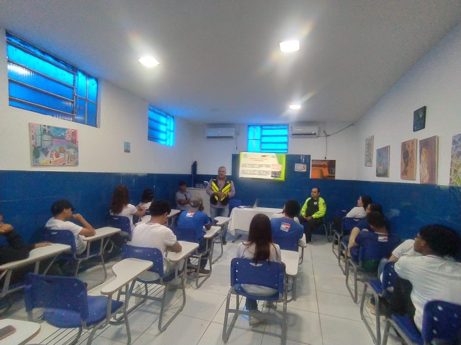 AMTT realiza palestra de Educação para o Trânsito em escola pública de Juazeiro