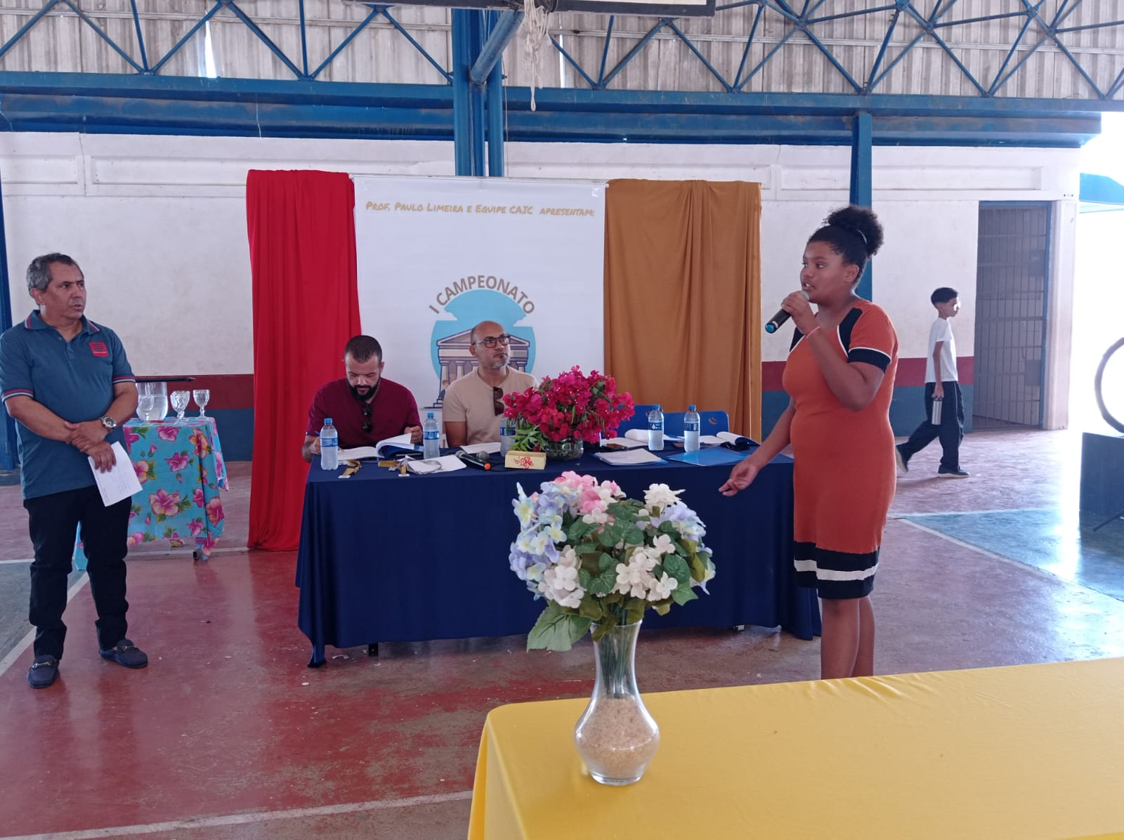 Projeto desenvolvido no Colégio Caic Misael Aguilar incentiva a prática do debate entre os estudantes