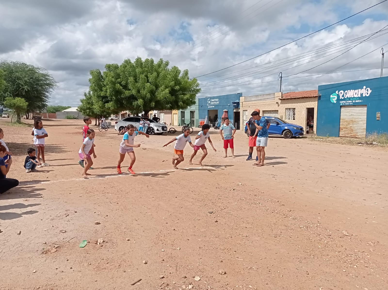 Estudantes da Escola Municipal Iracy Nunes participam de festival esportivo