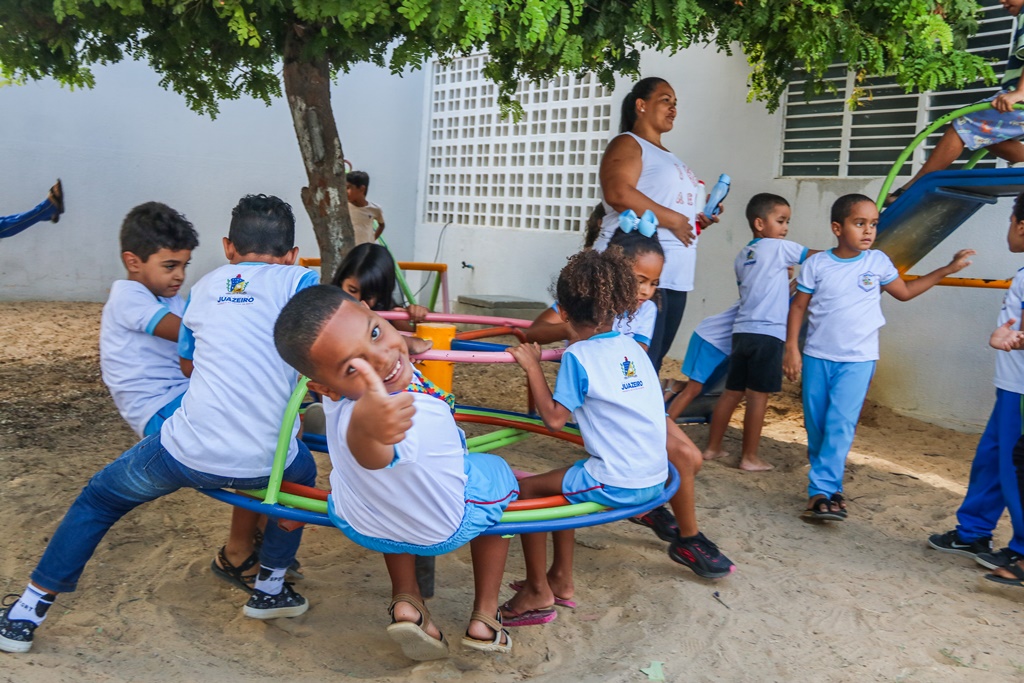 Dia Mundial de Conscientização do Autismo: Serviços oferecidos pela rede municipal de ensino de Juazeiro ampliam a inclusão dos estudantes com TEA