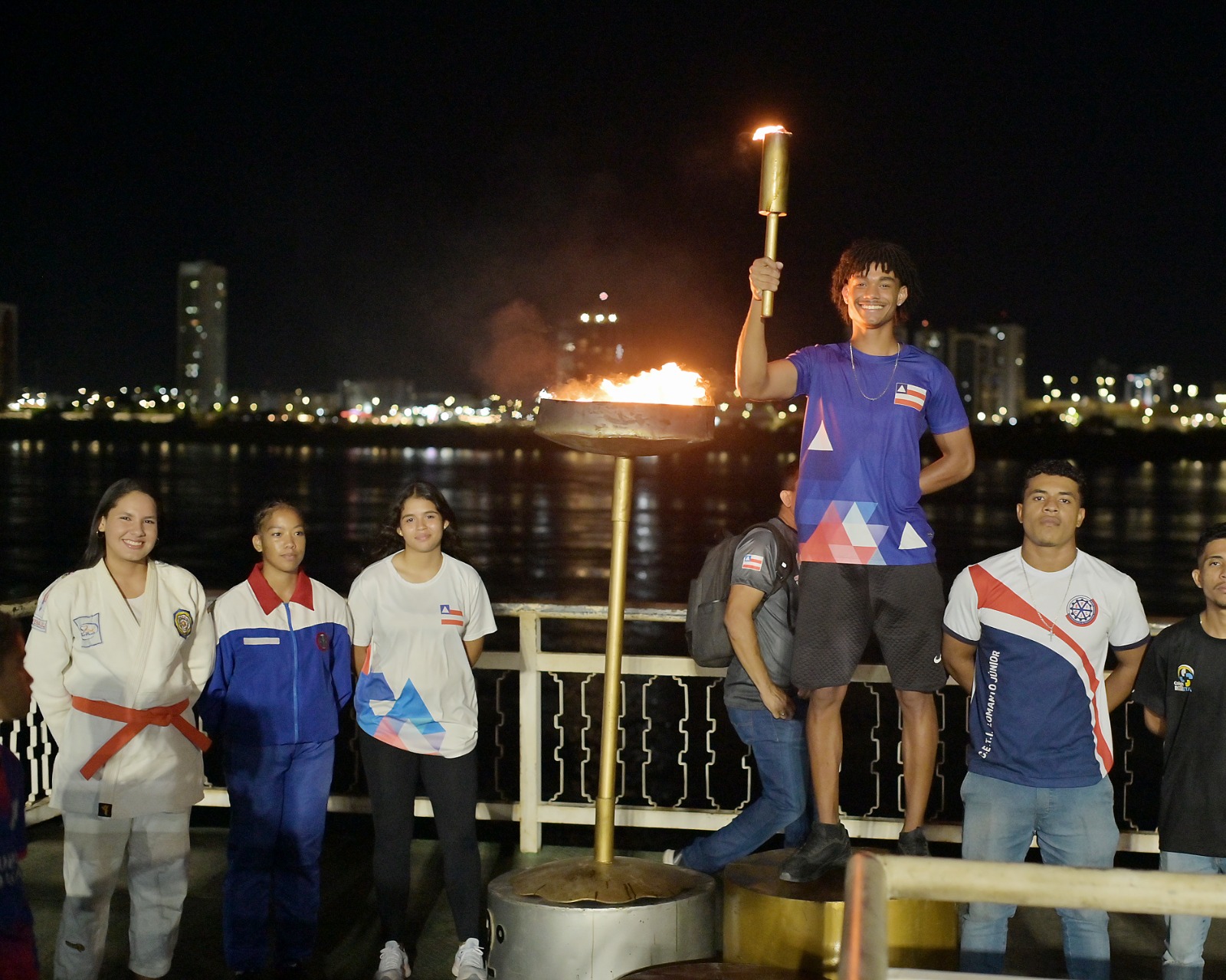 Estudantes tomam conta da Orla de Juazeiro na abertura da 45ª edição dos Jogos Escolares