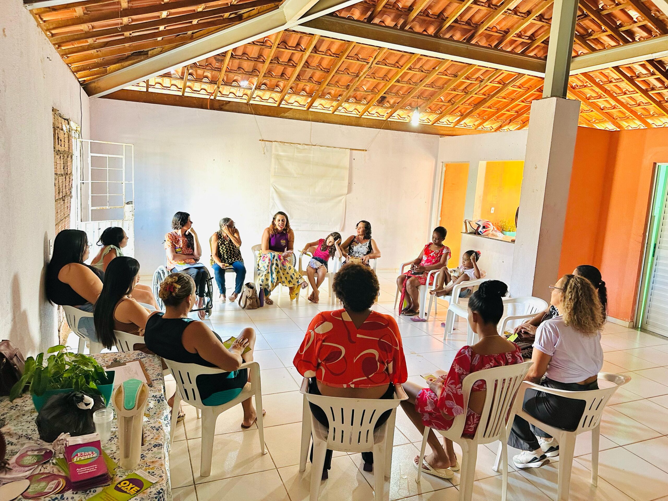 CIAM nas Comunidades estreia no Residencial Brisa da Serra e apresenta serviços de acolhimento às mulheres vítimas de violência