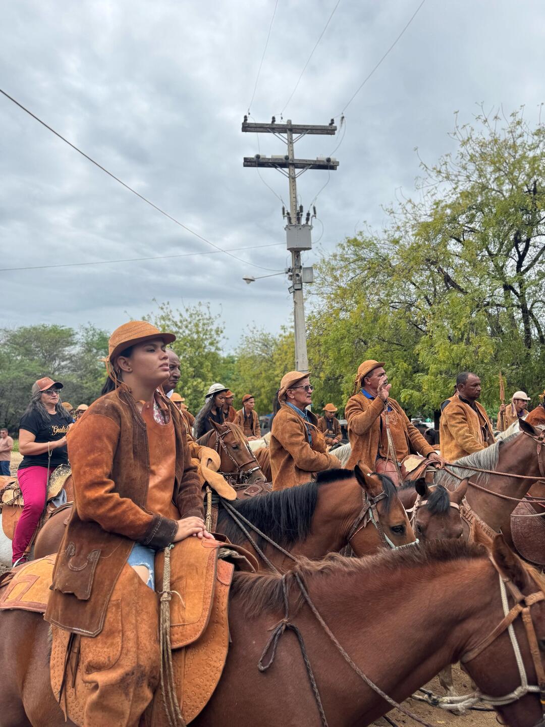 12º Festa do Vaqueiro, em Pinhões, une sertanejos em evento com cavalgada, missa e desfile