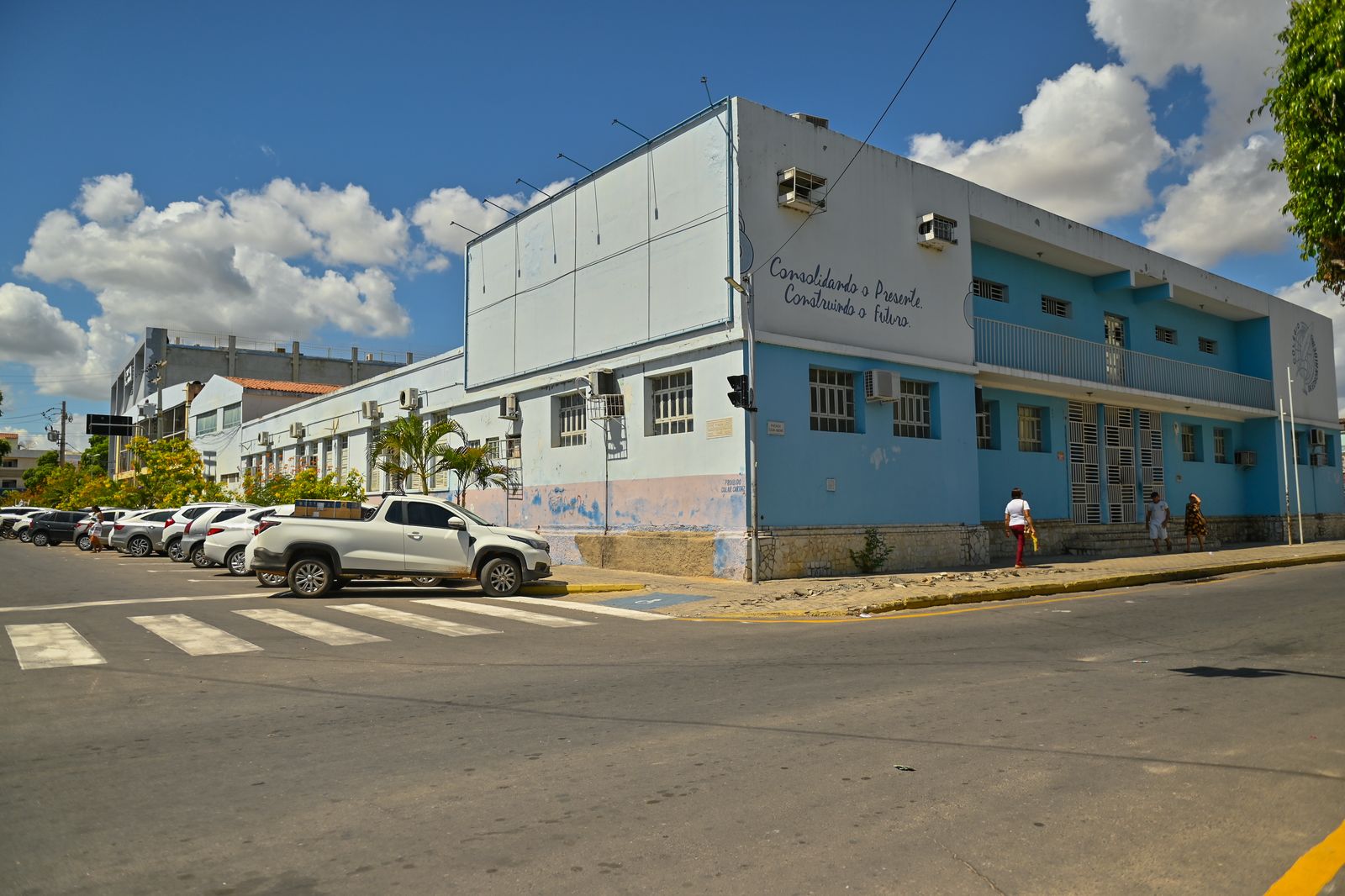 Em decisão histórica, Prefeitura de Juazeiro anula doação irregular realizada em 1950 e retoma posse do prédio do Colégio Edson Ribeiro