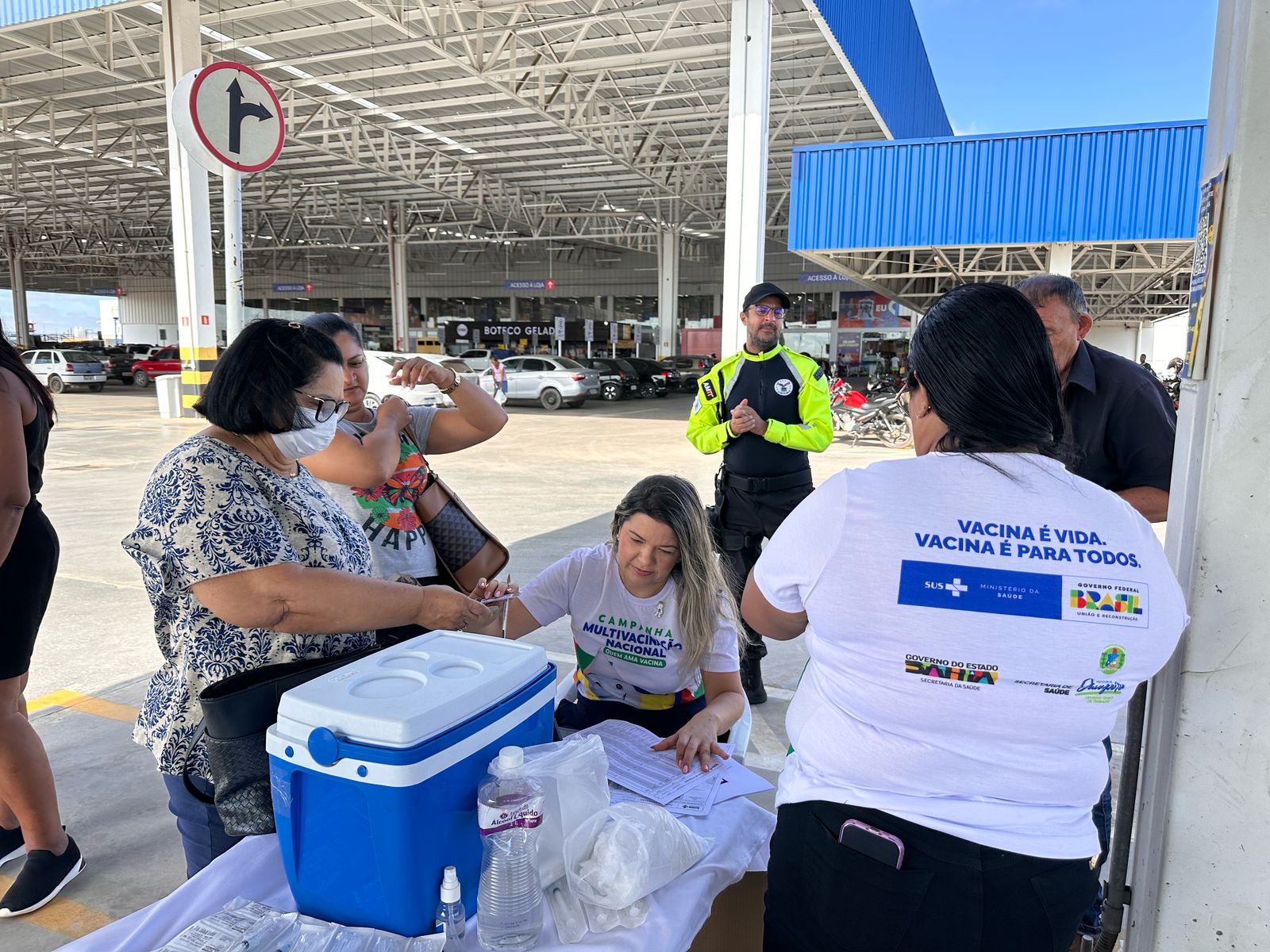 Vacinação Itinerante leva prevenção a caminhoneiros e profissionais da segurança em Juazeiro