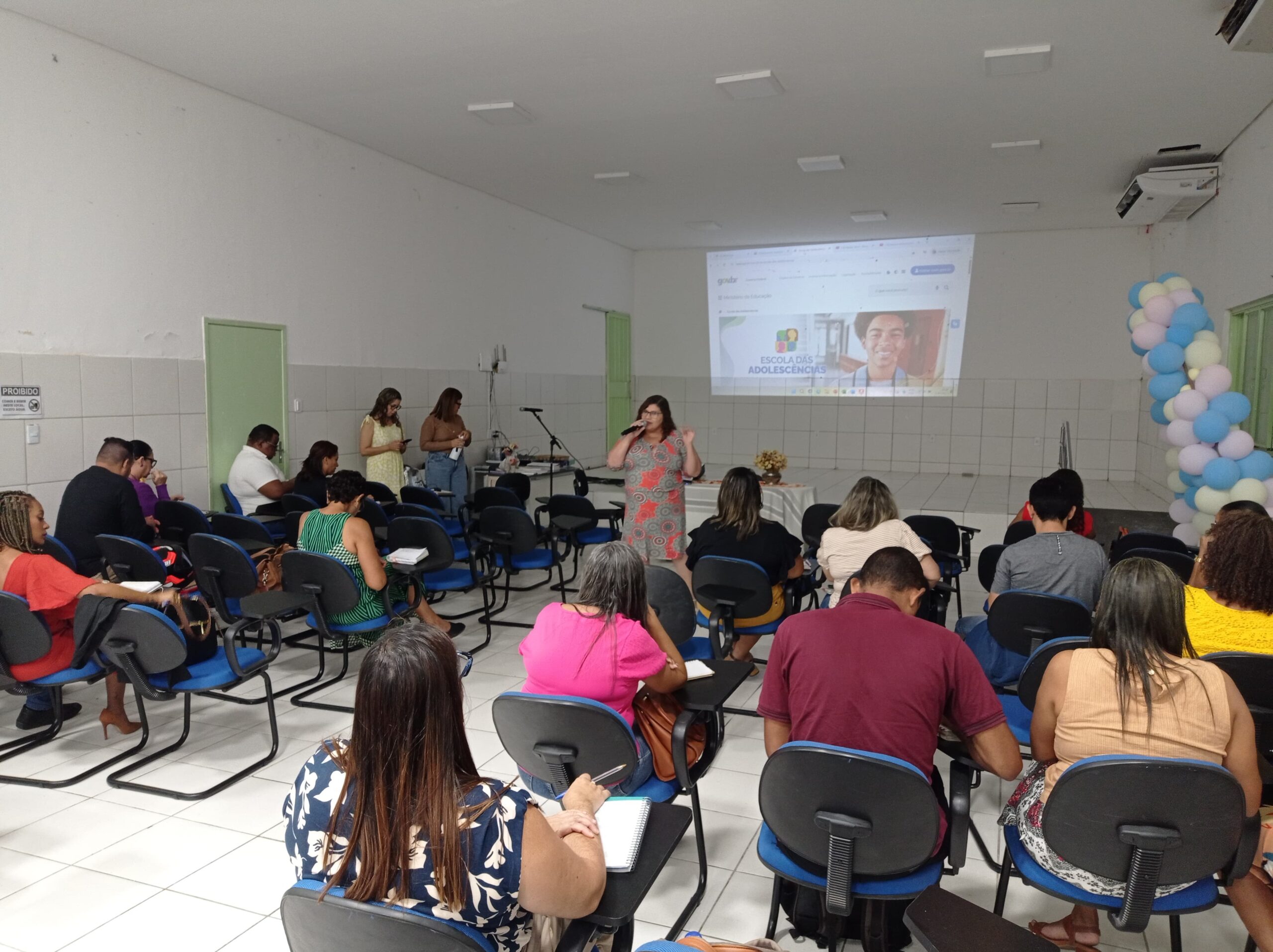 Programa Escola das Adolescências é pauta de reunião na Secretaria de Educação de Juazeiro
