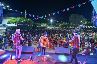 Juazeiro recebe troféu Expresso Band Forró pela valorização das tradições juninas com o São João da Gente 2025