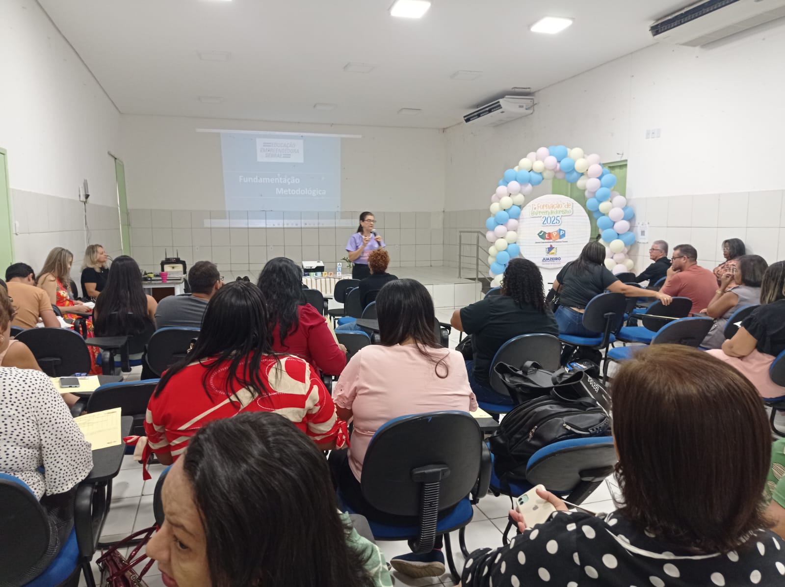 Professores da rede municipal participam de formação sobre educação empreendedora
