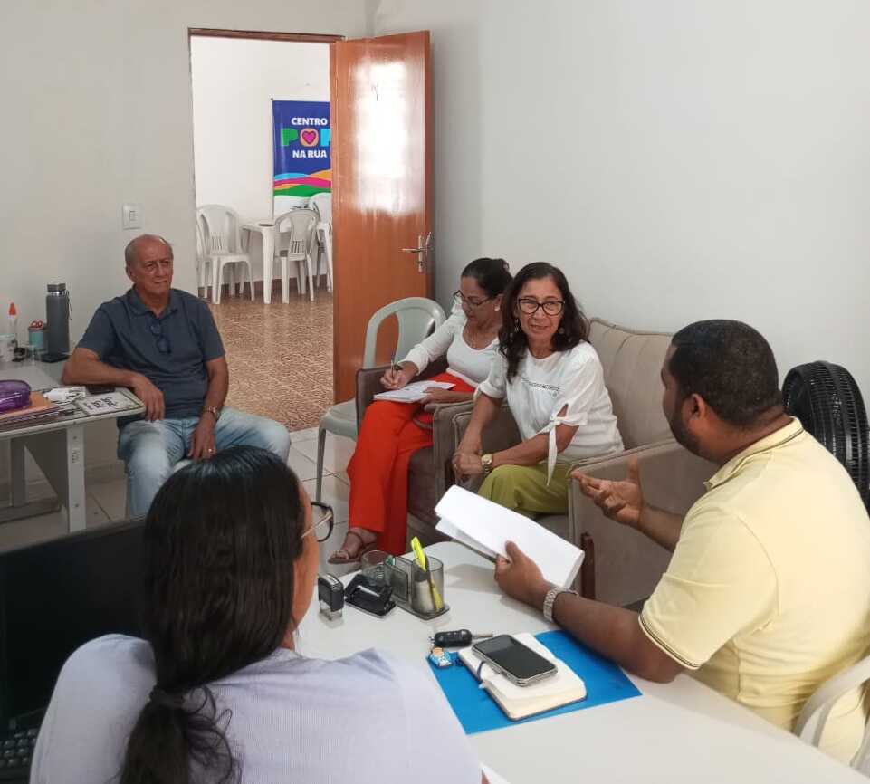 Equipe do Centro POP de Juazeiro se reúne para planejar novas ações de assistência à população em situação de rua